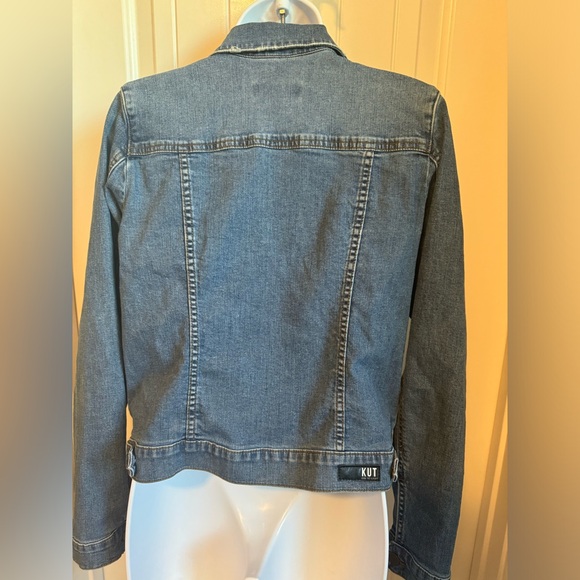 Kut From The Kloth Long Sleeve Cropped Denim Jacket Medium Wash, Size Medium - Picture 4 of 8